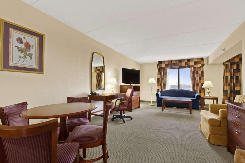 Holiday Inn Cleveland By Ihg Exterior photo