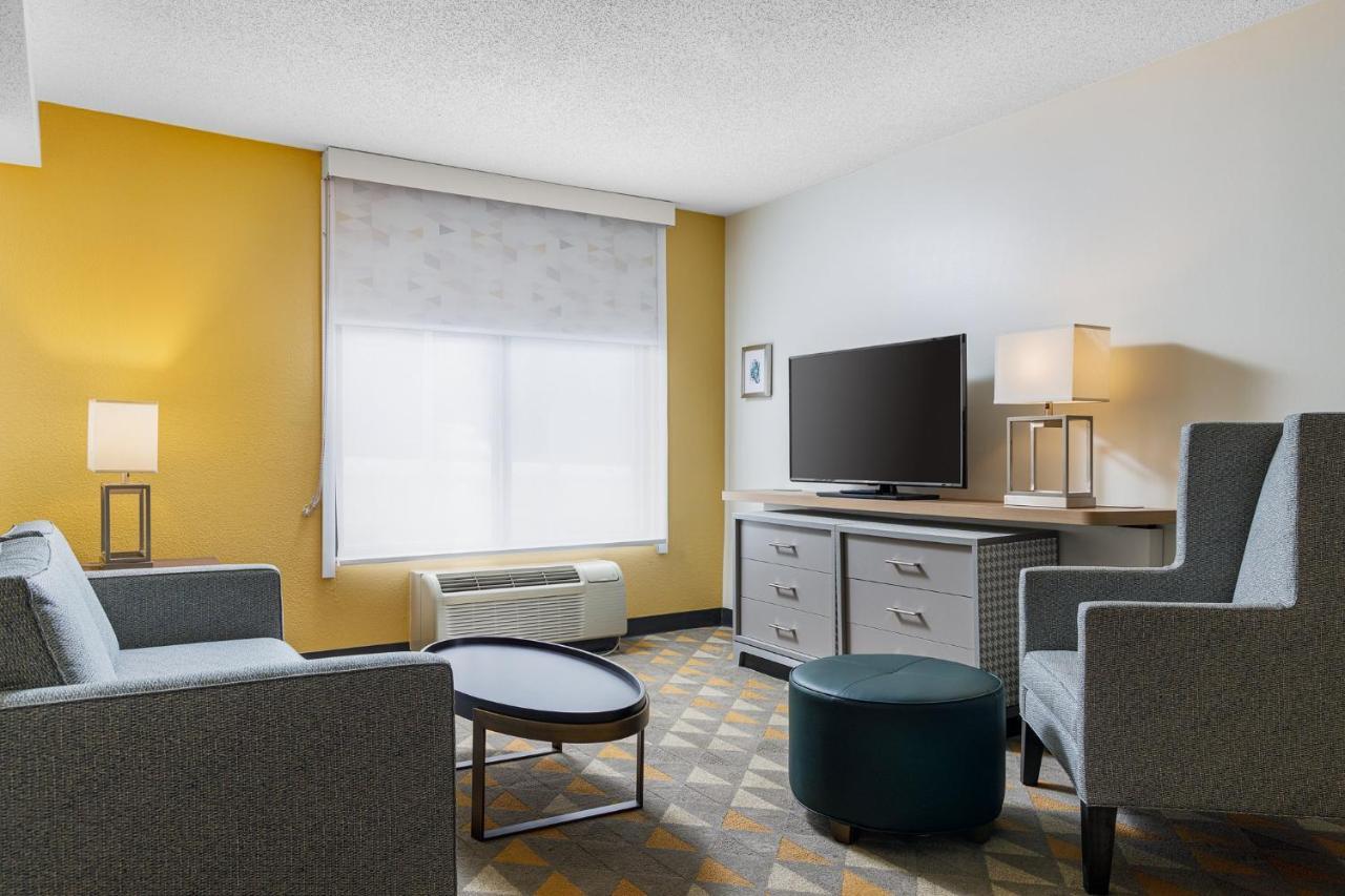 Holiday Inn Cleveland By Ihg Exterior photo