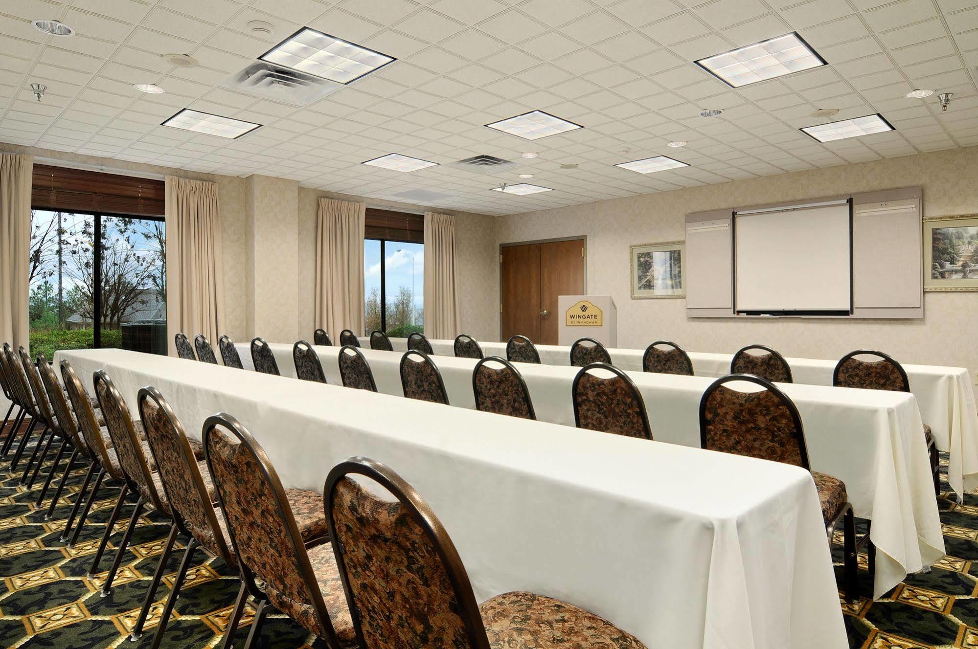 Holiday Inn Cleveland By Ihg Exterior photo